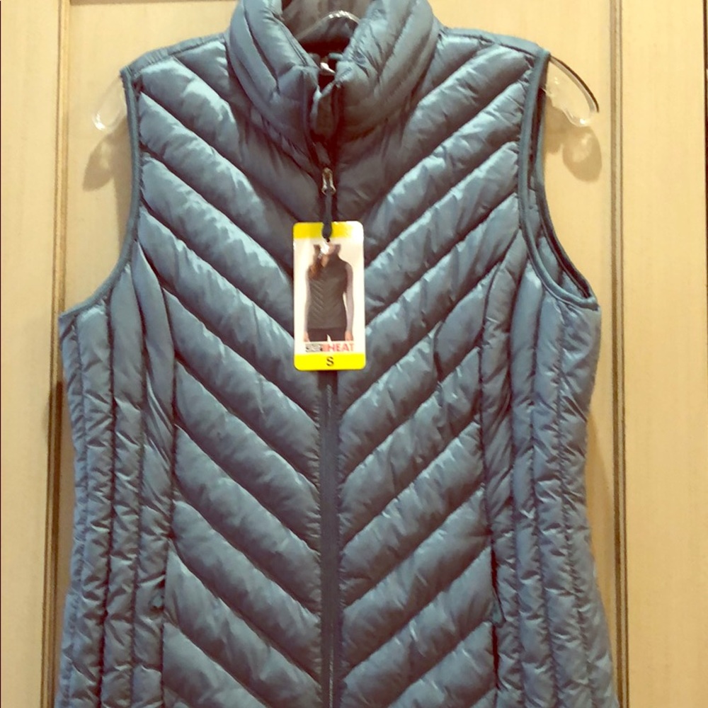 32 degree Heat packable vest NWT🌟